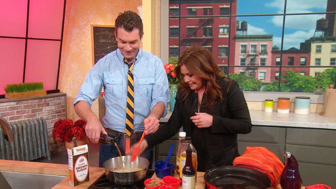 Jerry O'Connell Crashes Rach's Burger Night | Rachael Ray Show