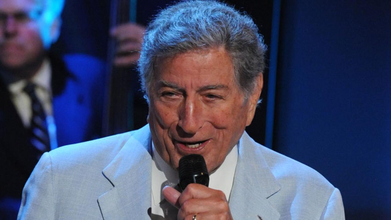 Tony Bennett Performs | Rachael Ray Show