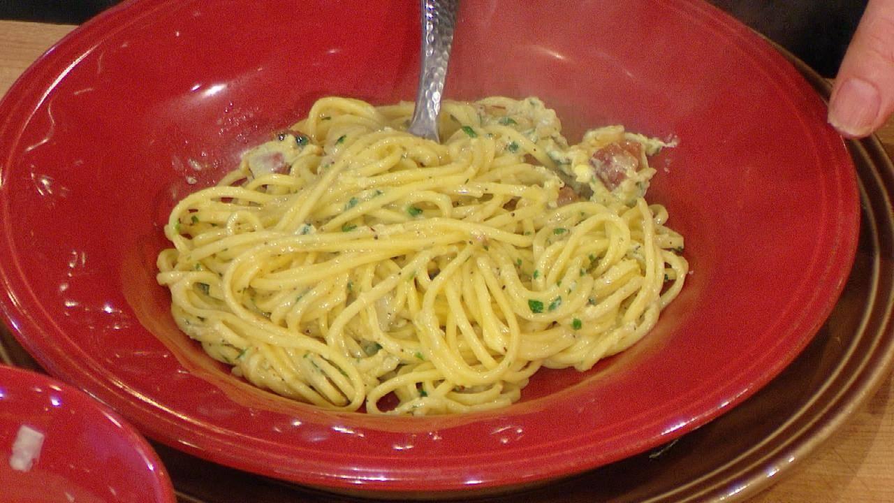 Classic Spaghetti Carbonara | Recipe - Rachael Ray Show