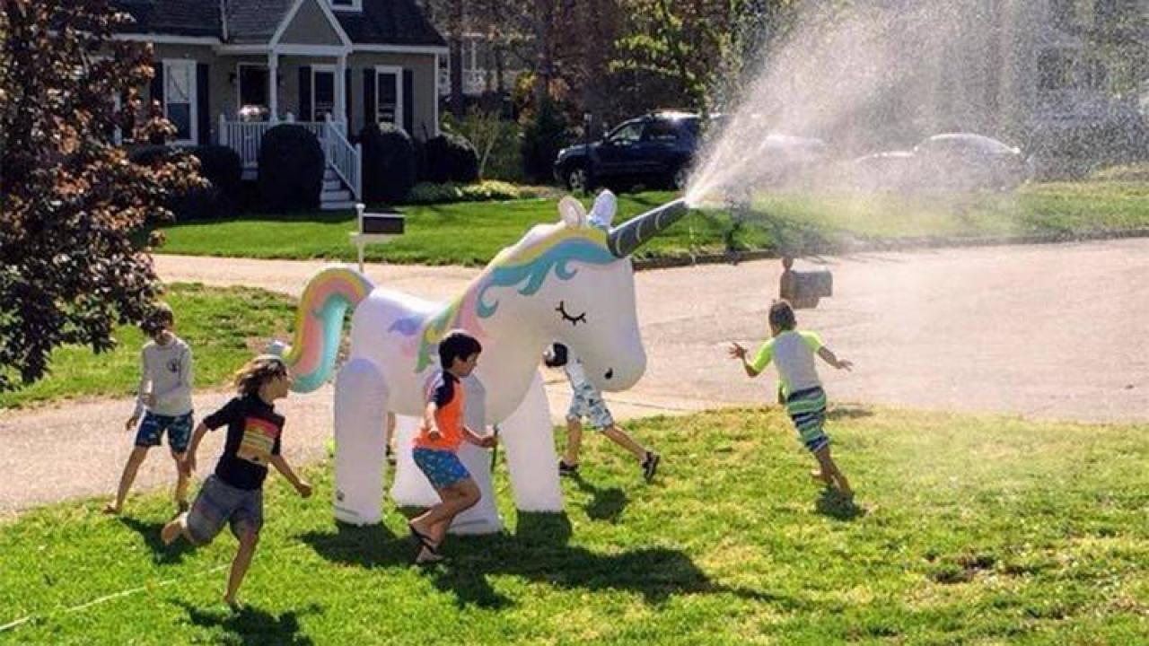 Bigmouth inc ginormous unicorn hot sale sprinkler