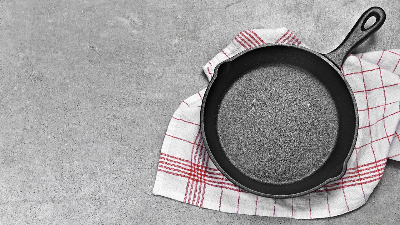 How to break in a cast iron pan - Chatelaine