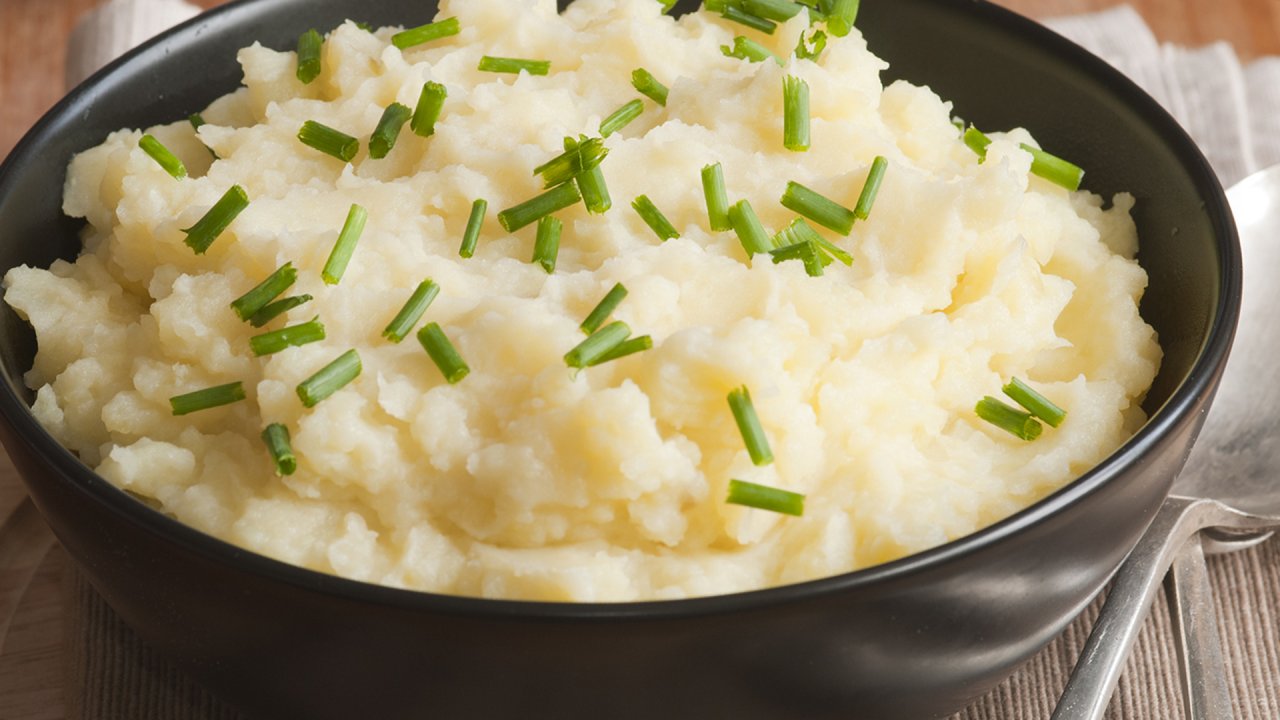 Pub Cheese Mashed Potatoes | Rachael Ray | Recipe - Rachael Ray Show