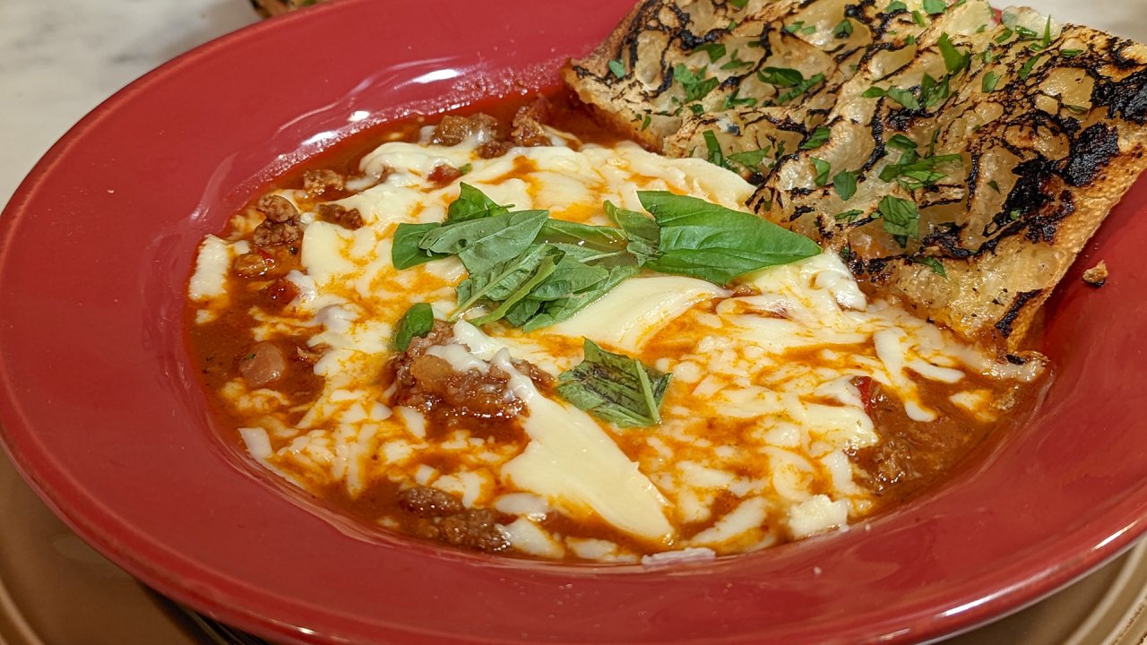 Meat Lover S Pizza Chili Rachael Ray Recipe Rachael Ray Show