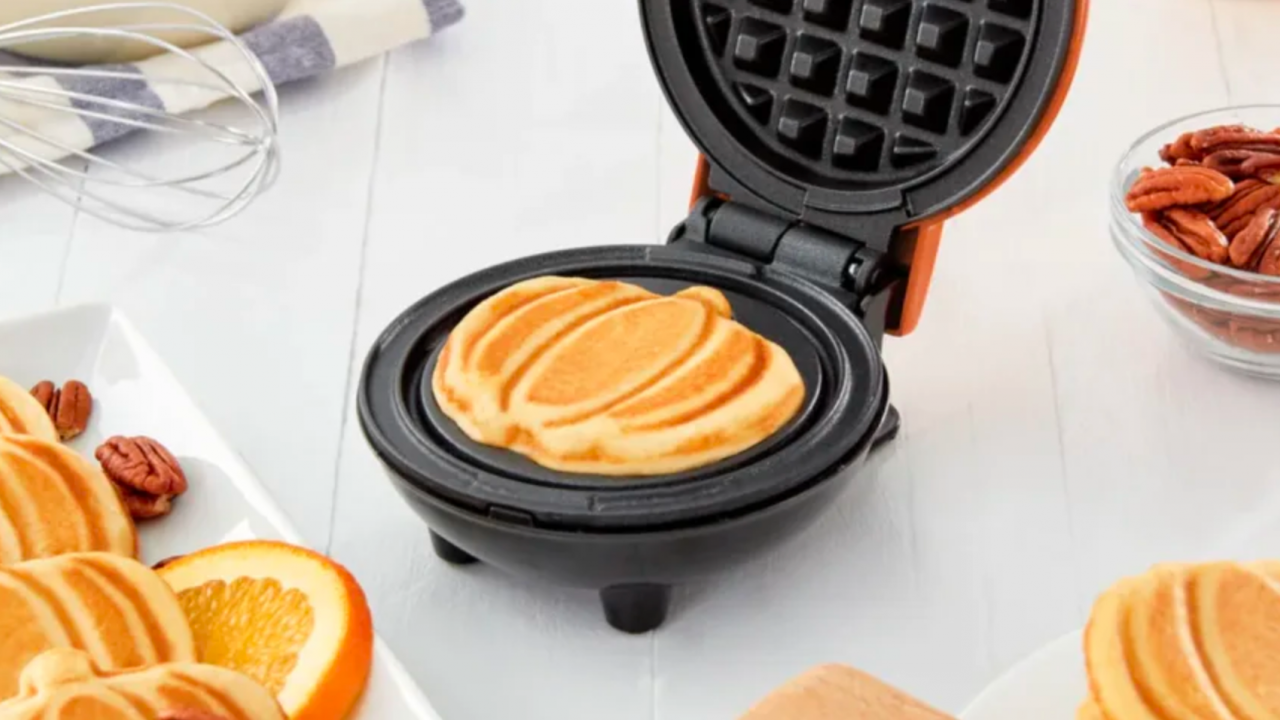 white mini waffle maker