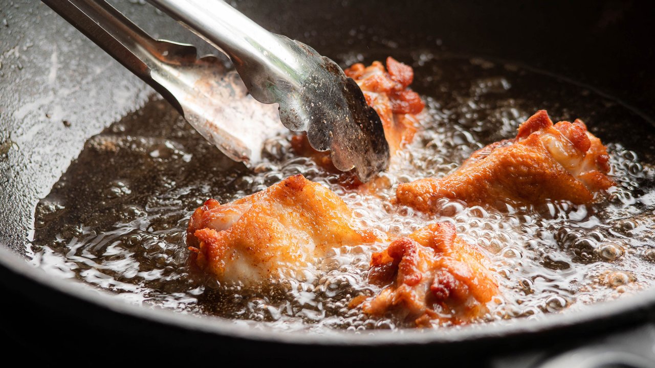 The Easiest Quickest Way To Get Rid Of Used Frying Oil With ZERO Mess   Frying Oil 