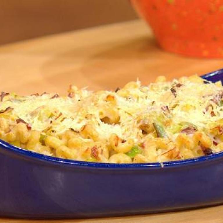 Mac 'n' Cheese With Leeks And Ham | Recipe - Rachael Ray Show