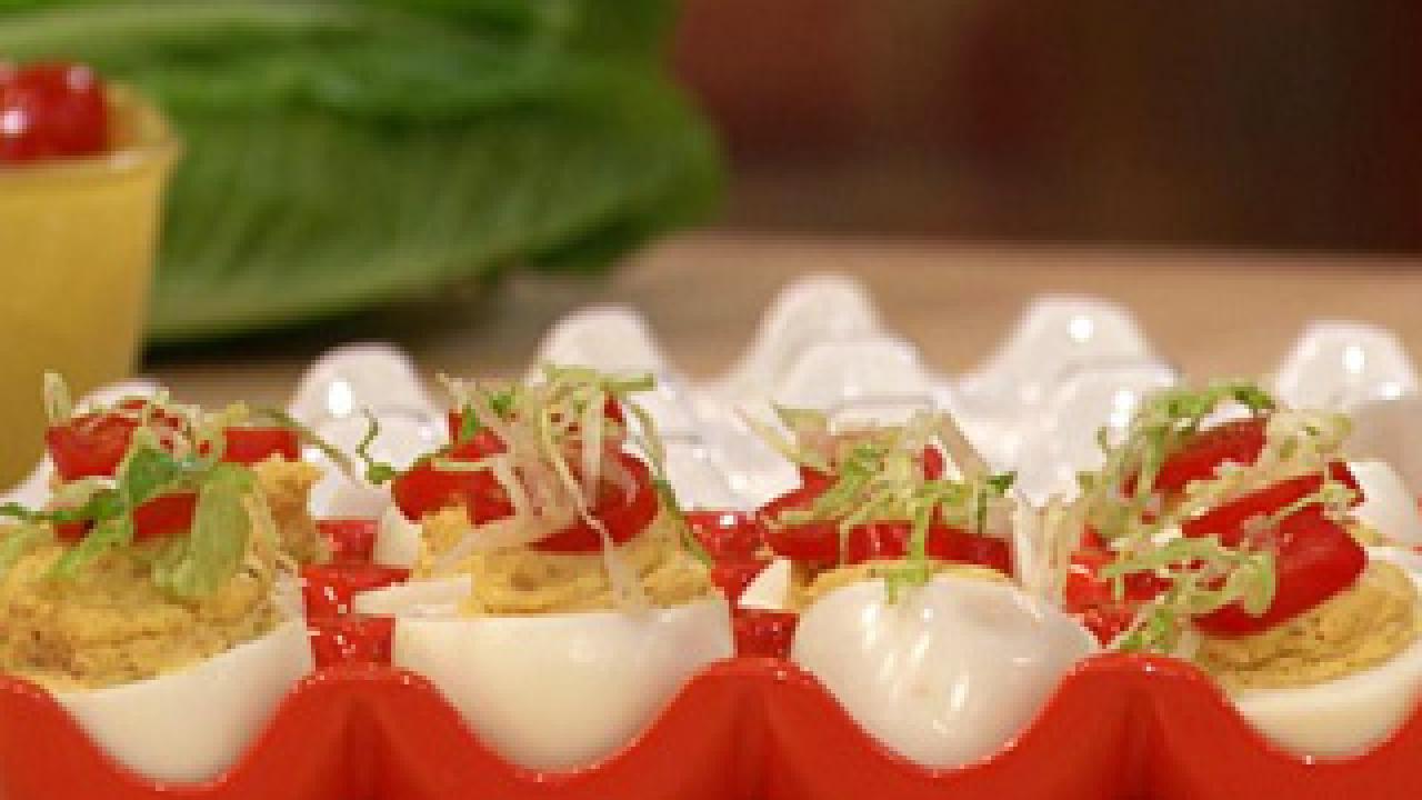 Thanksgiving Nibbles That Wont Fill You Up Blt Deviled Eggs Recipe Rachael Ray Show 4172