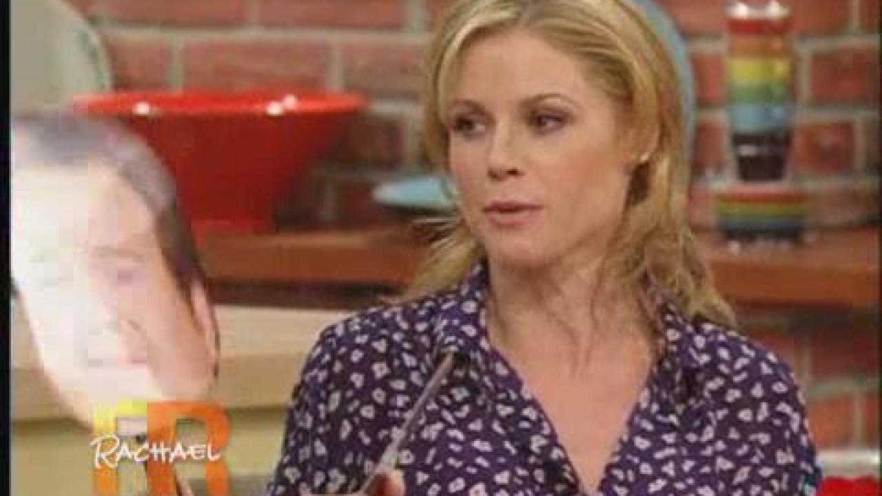 Modern Family S Julie Bowen Rachael Ray Show