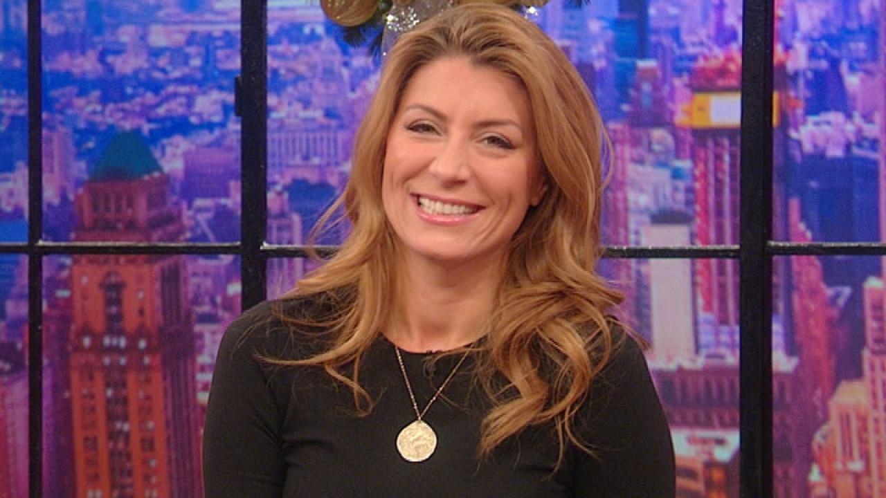 Genevieve Gorder’s White House Decor Tour & DIY Tips | Rachael Ray Show