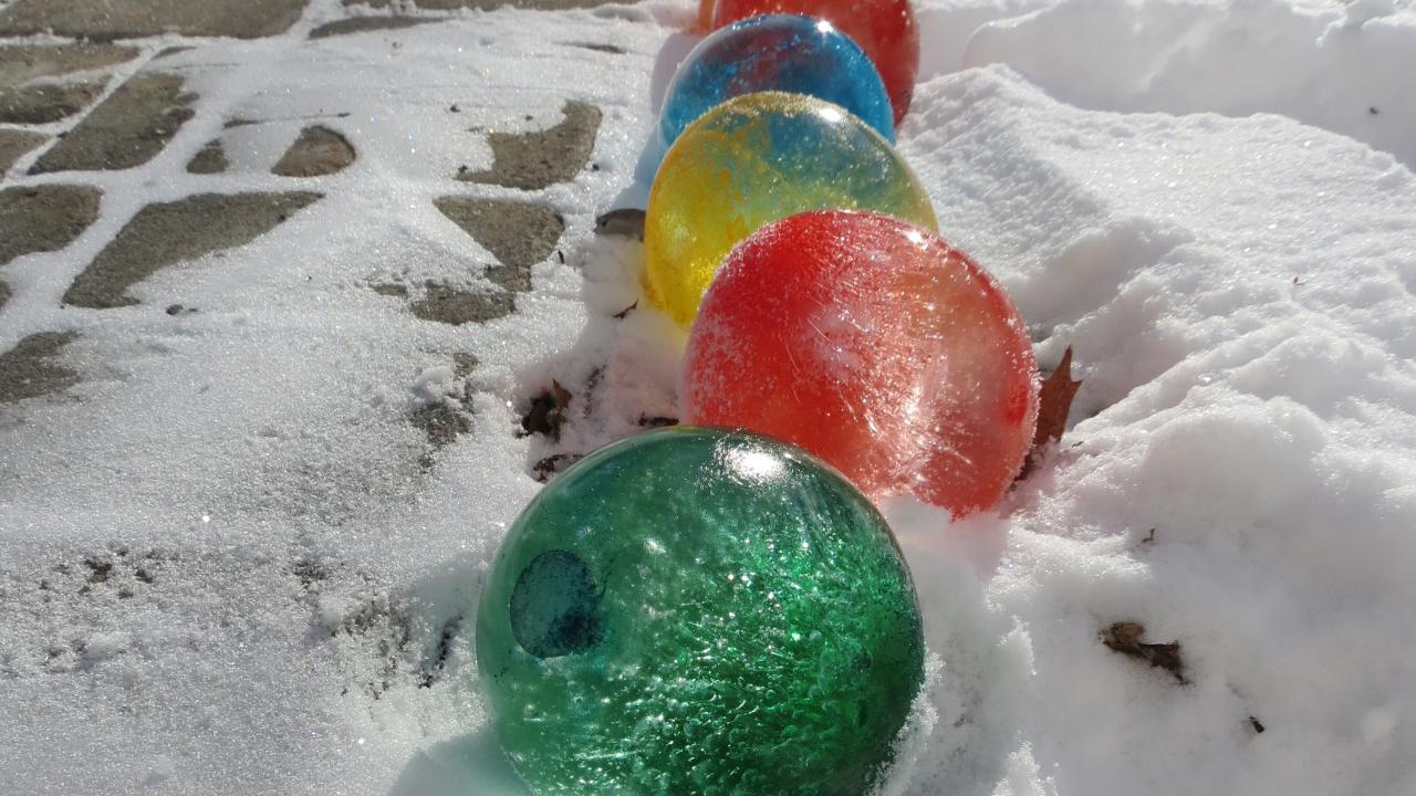 How to Make Ice Ornaments At Home - The New York Times