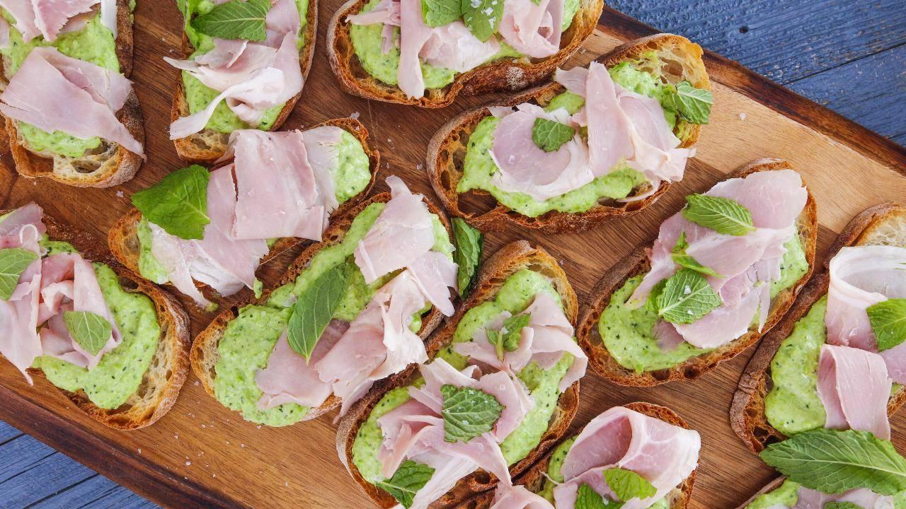 Spring Toast With Peas Ham And Mint Recipe Rachael Ray Show