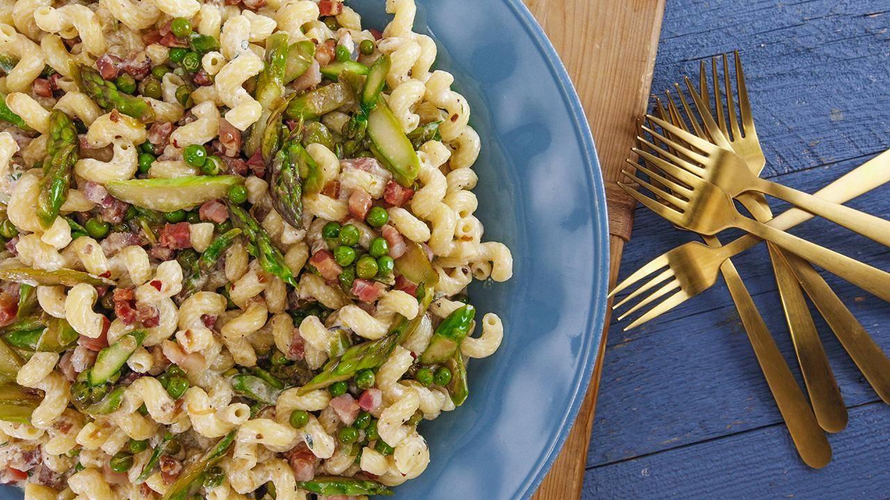 Rachael's Spring Mac 'n' Cheese With Peas And Asparagus | Recipe ...