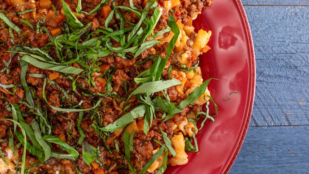 Rachael's Pasta with Sausage Ragu | Recipe - Rachael Ray Show