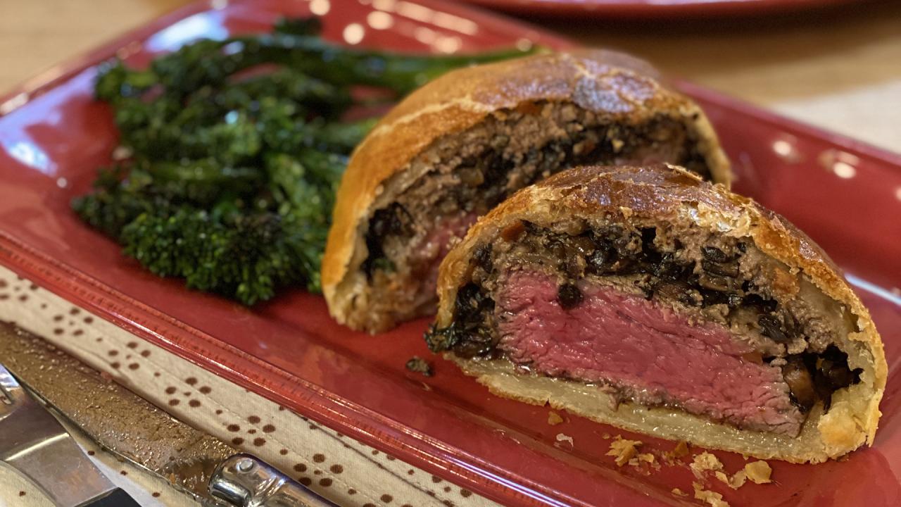 Individual Beef Wellingtons Recipe From Rachael Ray Recipe Rachael Ray Show 