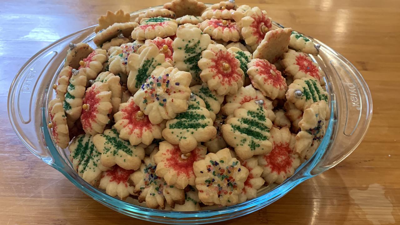 Holiday Spritz Cookies Recipe And Cookie Press Demo From Rachael's ...